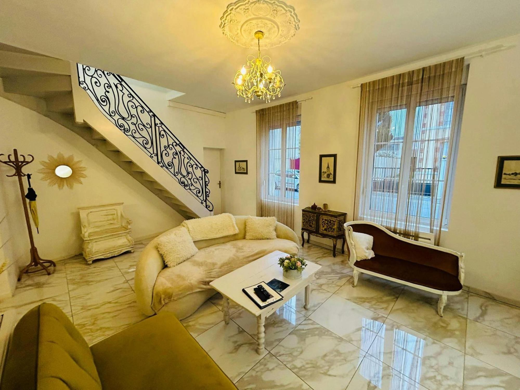 Magnifique Maison Dartiste La Maison Aerts Reims Zewnętrze zdjęcie